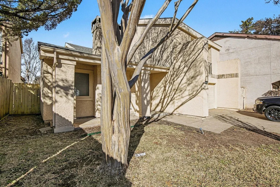 Photo of 1606 Hawthorne Drive
