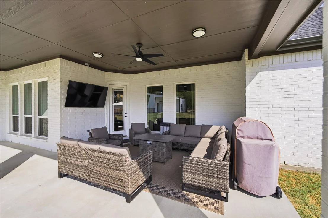Photo of 1135 Paradise Parkway