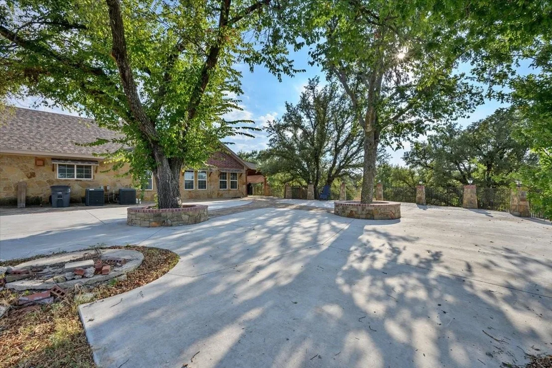 Photo of 3601 Oak Circle