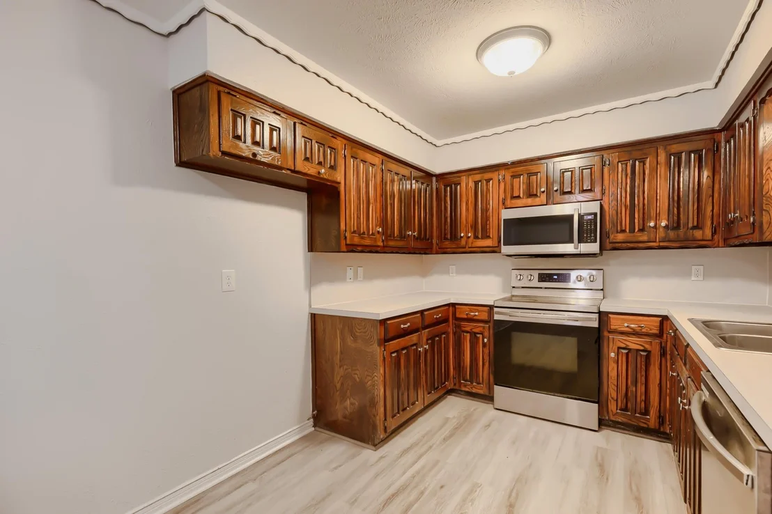 Photo of 937 Birchwood Drive