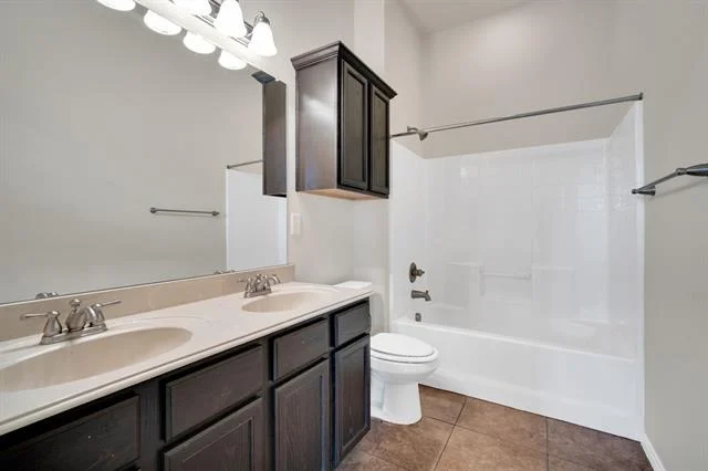 Photo of 100 Windsor Circle