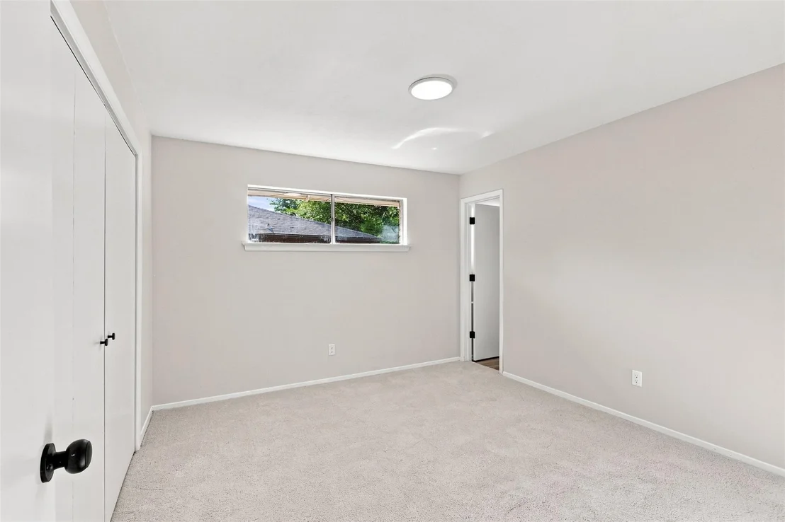 Photo of 1905 Midcrest Drive