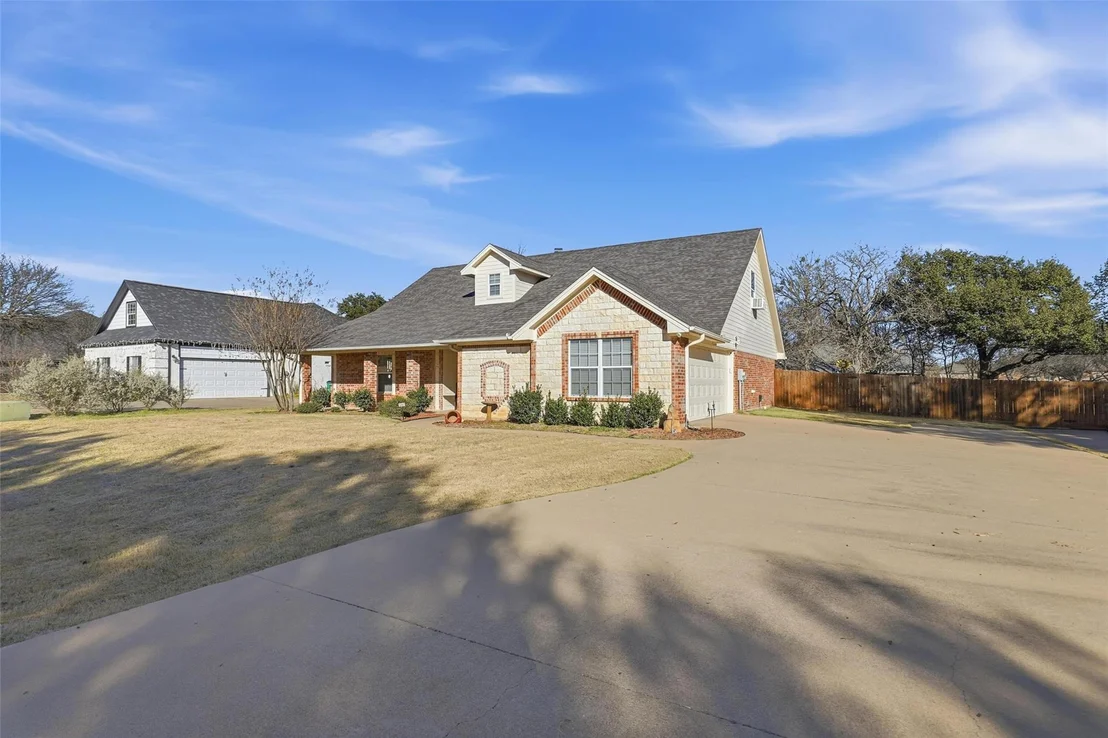 Photo of 3207 Crossbridge Circle