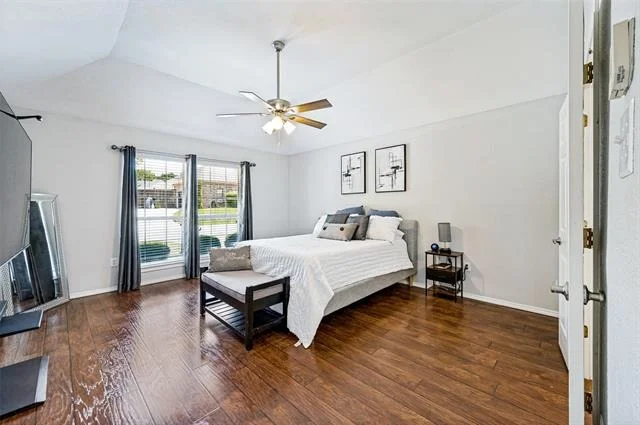 Photo of 5104 Independence Avenue