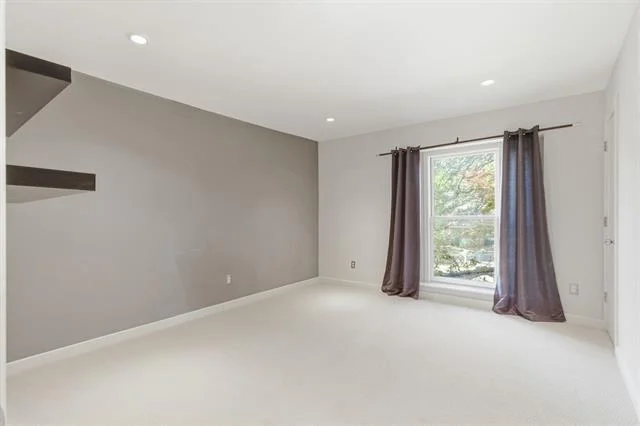 Photo of 237 Woodcrest Drive