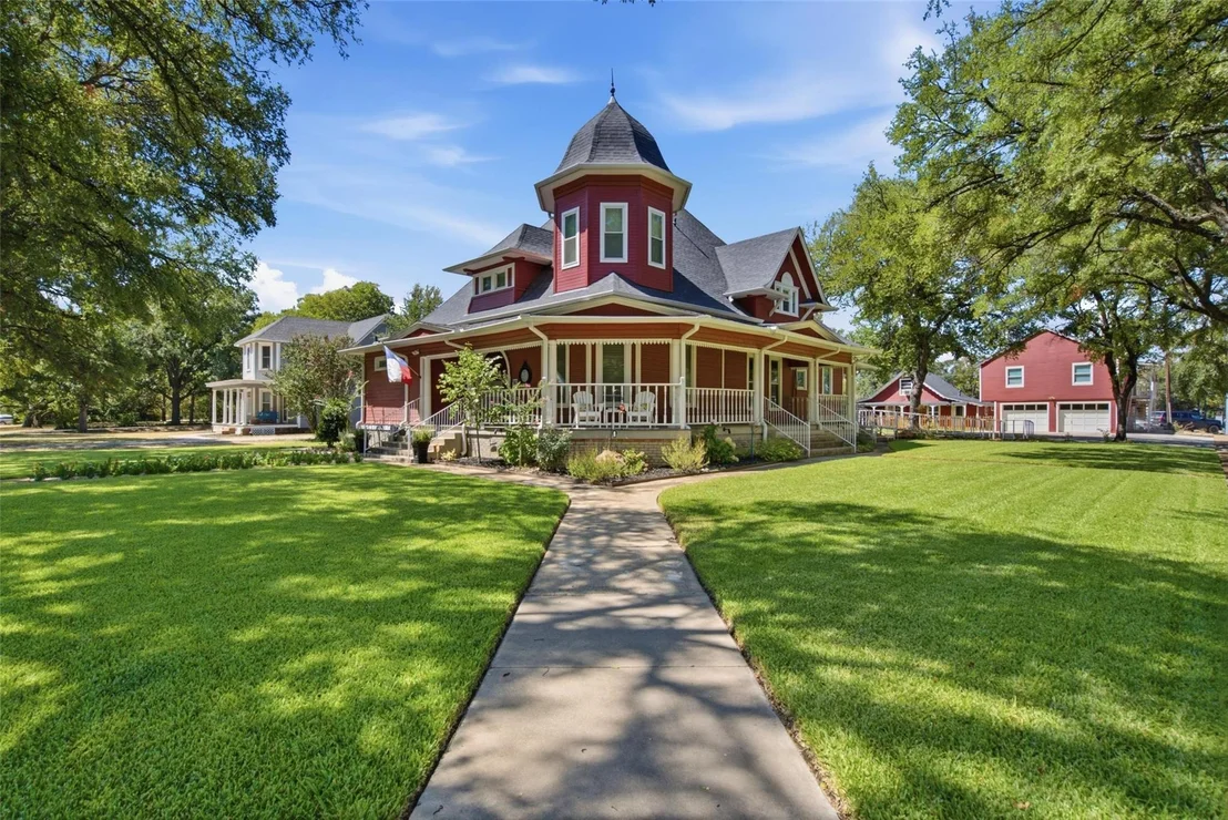 Photo of 700 Cherry Street