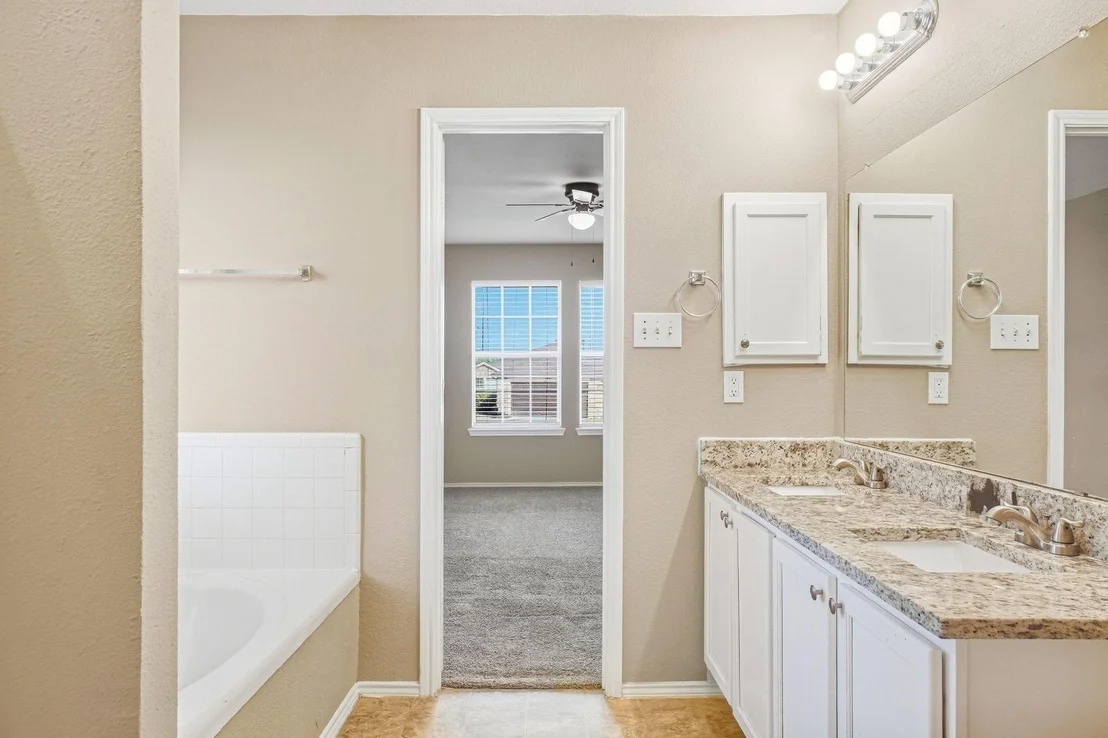 Photo of 1002 Chatham Lane