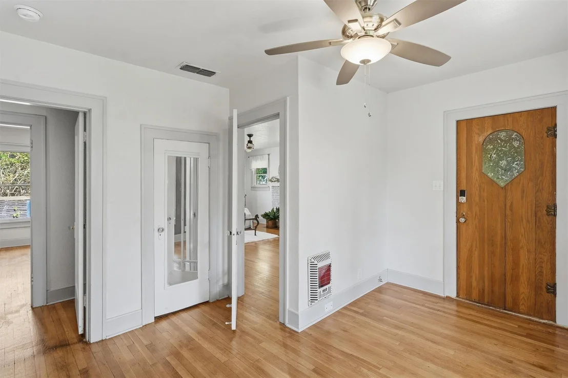 Photo of 704 Forrest Avenue