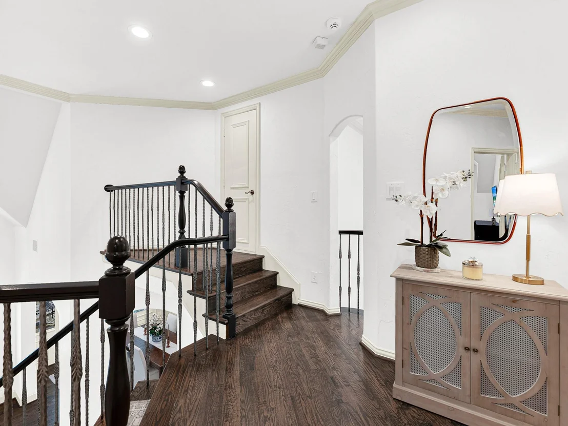 Photo of 2140 Sutton Place