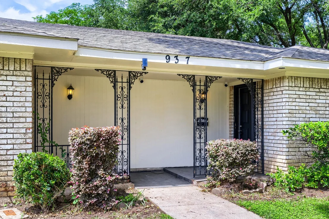Photo of 937 Birchwood Drive