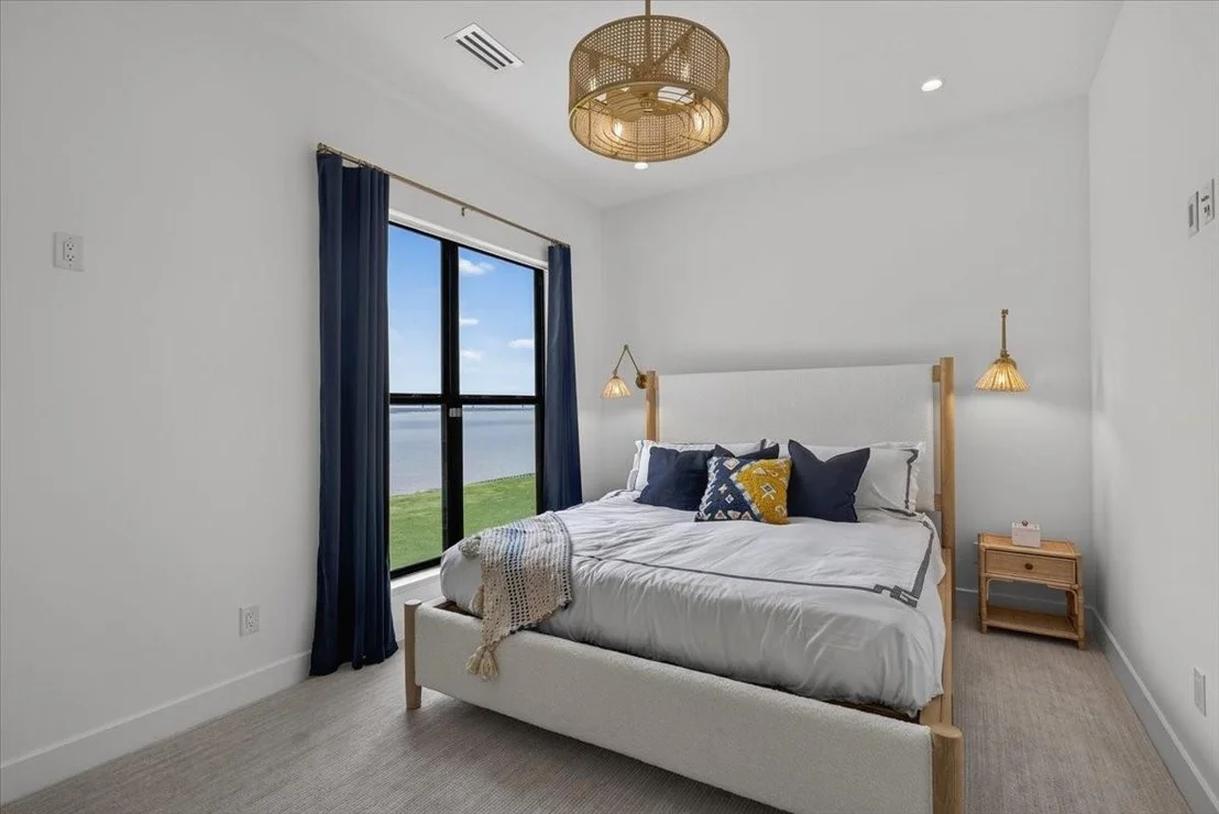 Photo of 1141 Beacon Shore Road