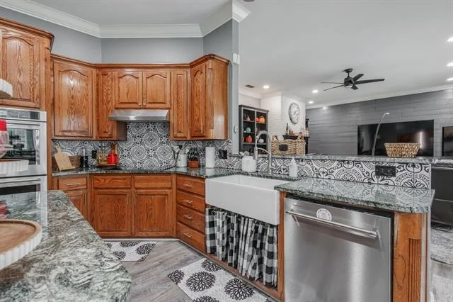 Photo of 1625 Lakeshore Drive