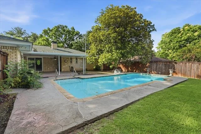 Photo of 1512 Cliffbrook Drive