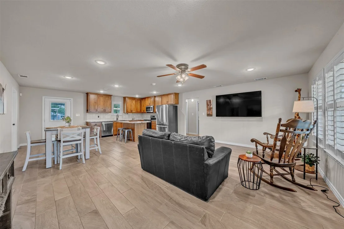 Photo of 909 Erwin Road