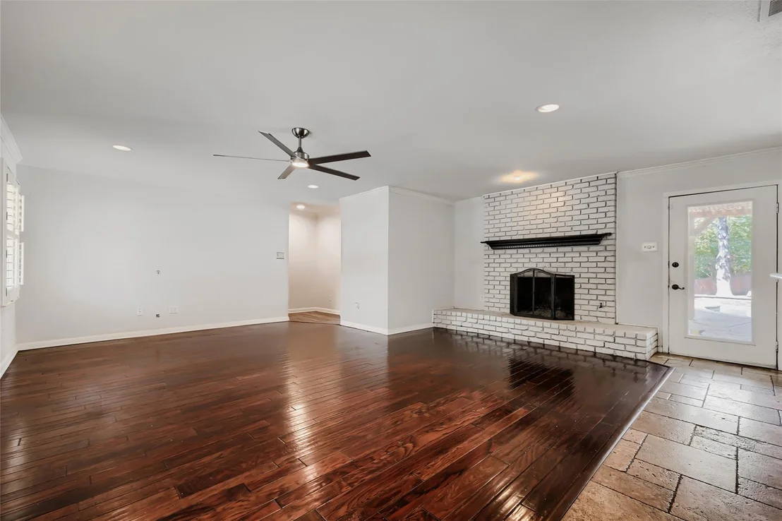 Photo of 6504 Genoa Road