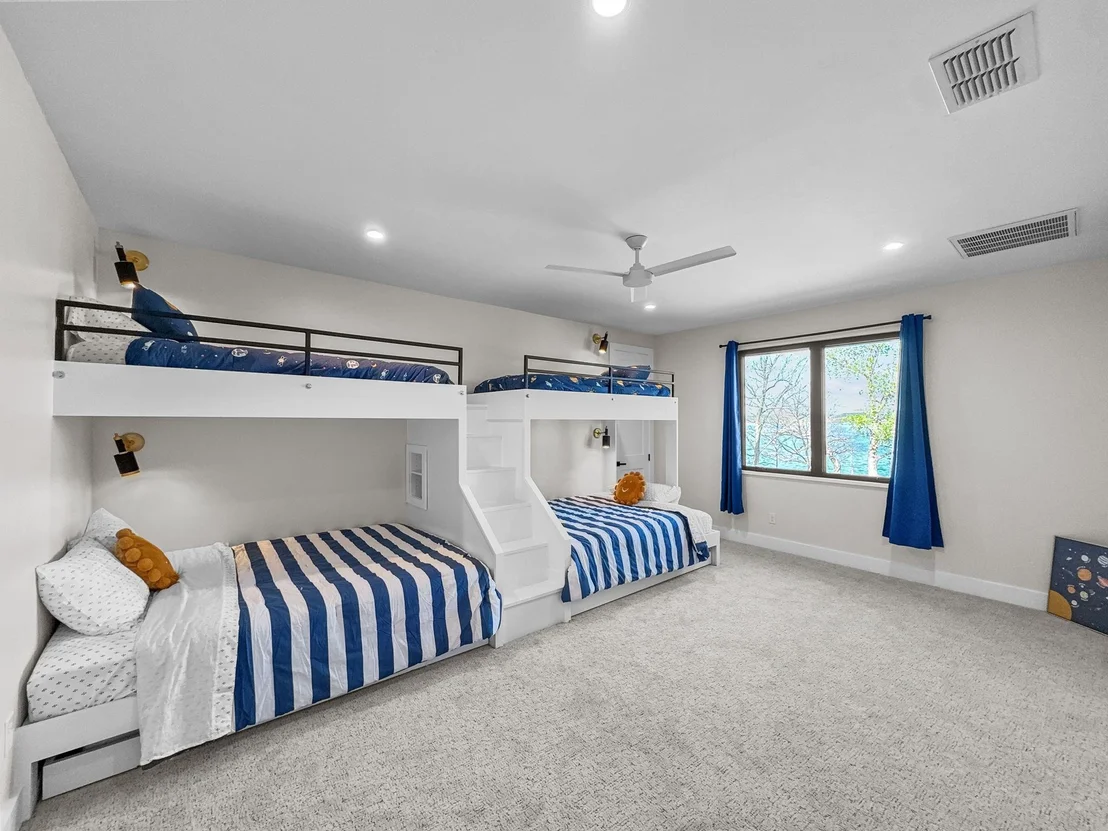 Photo of 1163 Willow Road