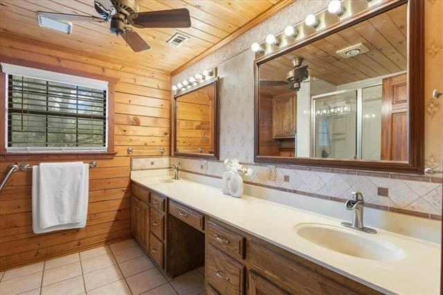 Photo of 1603 Pineview Lane