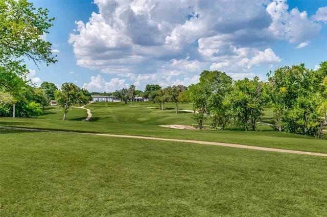 Photo of 6652 Talbot Parkway