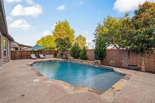 Photo of 2812 Waverley Drive