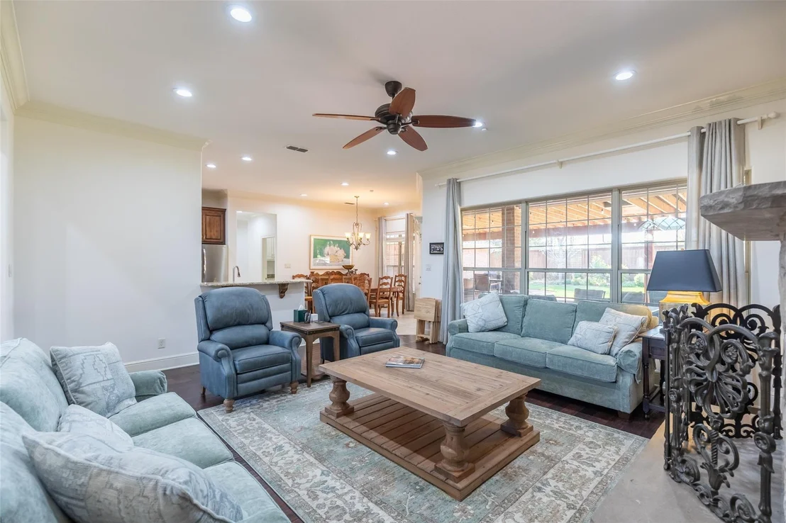 Photo of 2301 Lynbrook Drive