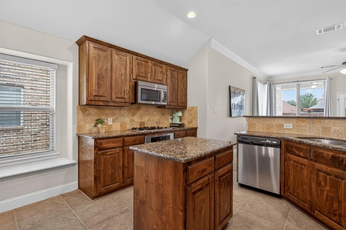Photo of 1013 Somerset Circle