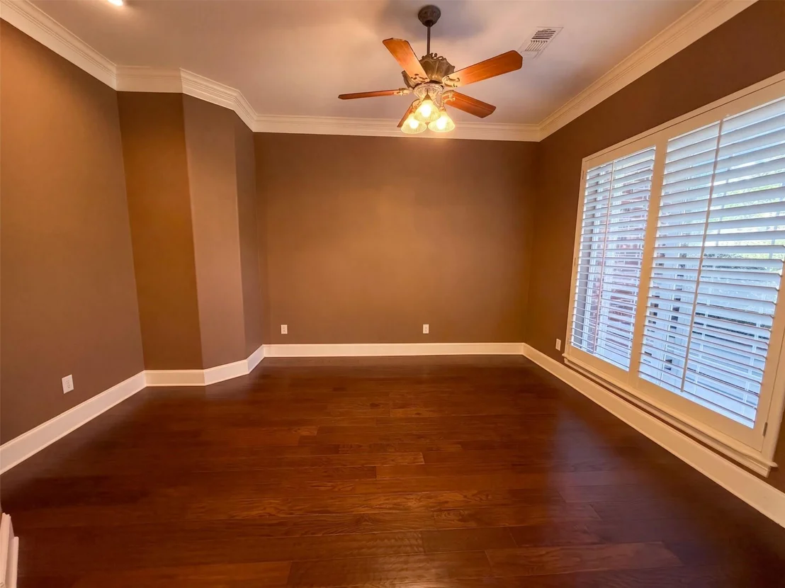 Photo of 619 Edgewood Lane