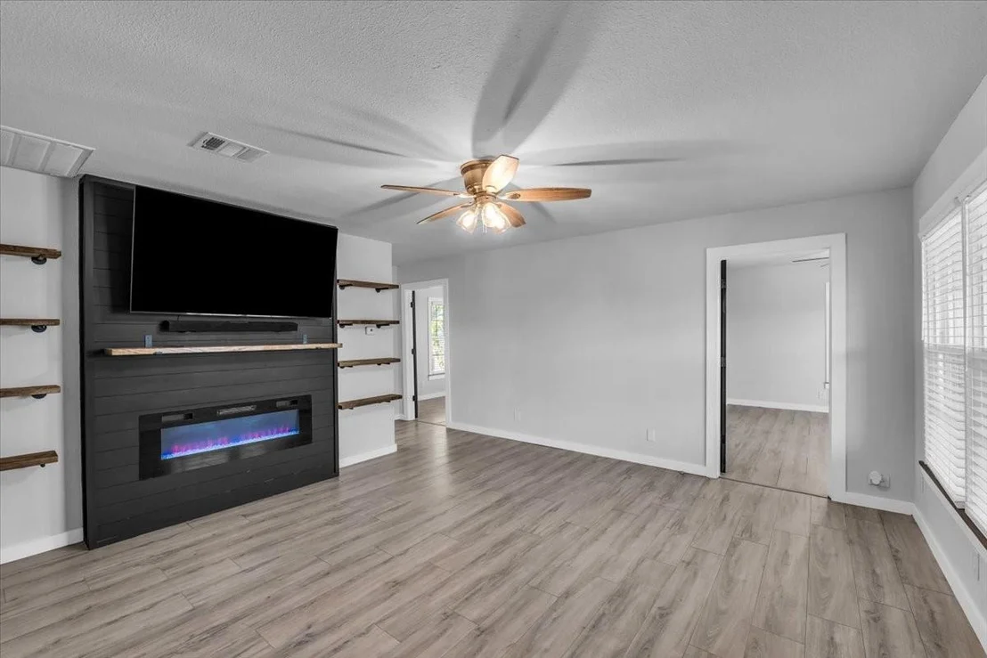 Photo of 211 W Stegall Drive