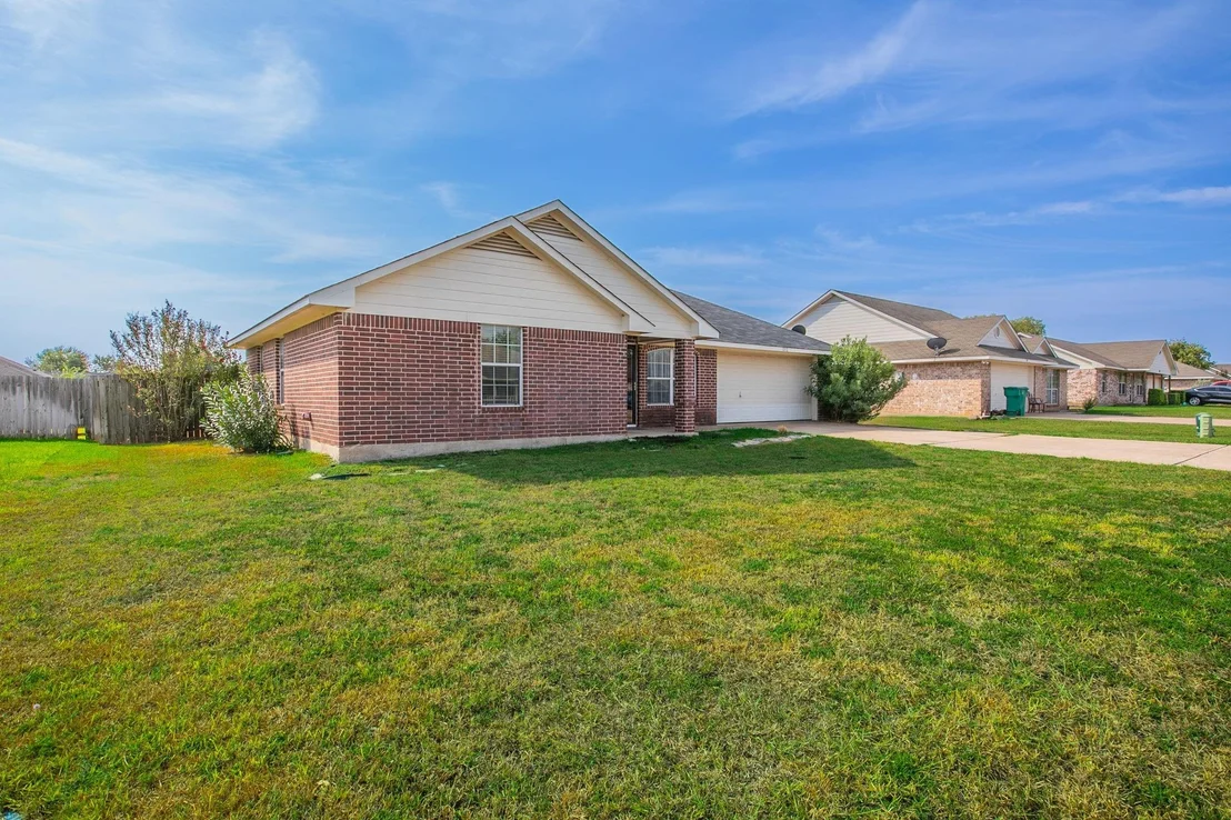 Photo of 212 Broken Arrow Drive