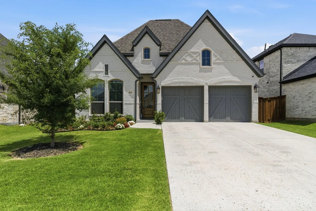 Photo of 915 Winter Cherry Lane