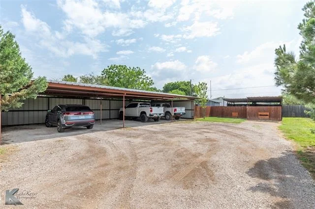 Photo of 1070 Larned Lane