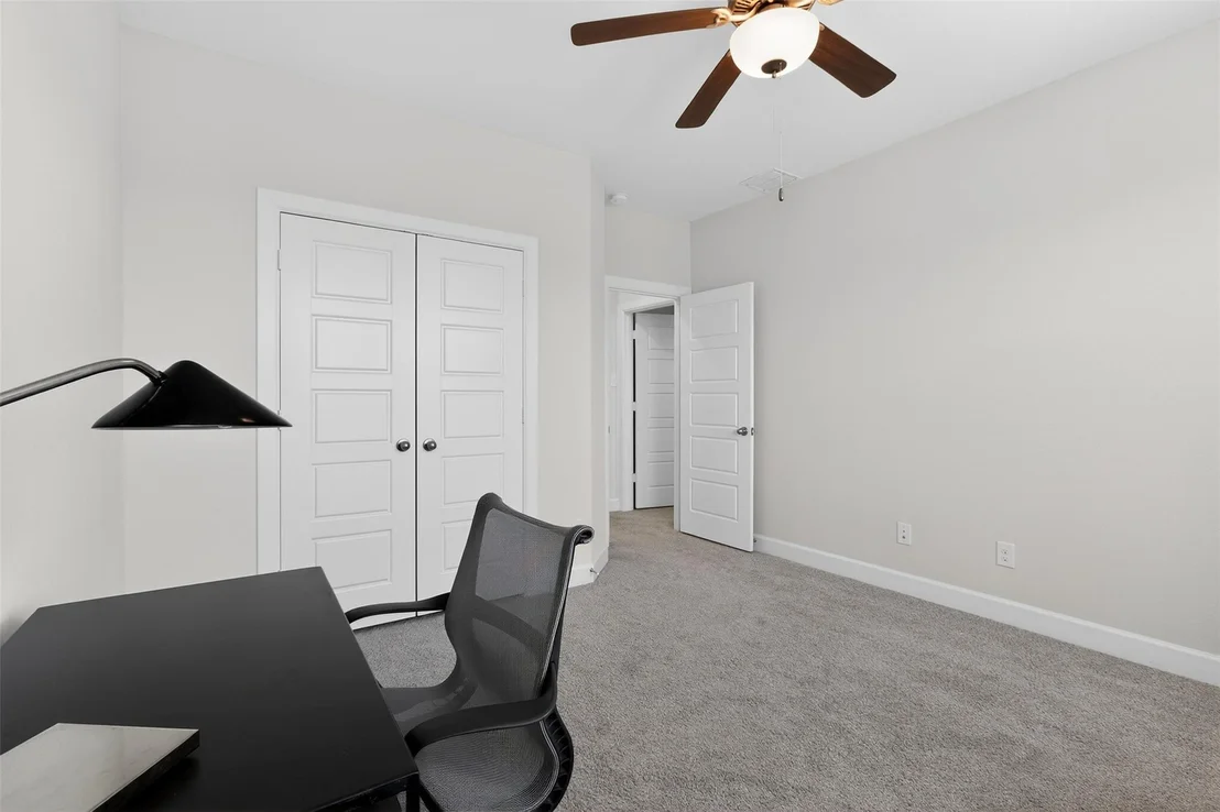 Photo of 580 Courtyard Lane