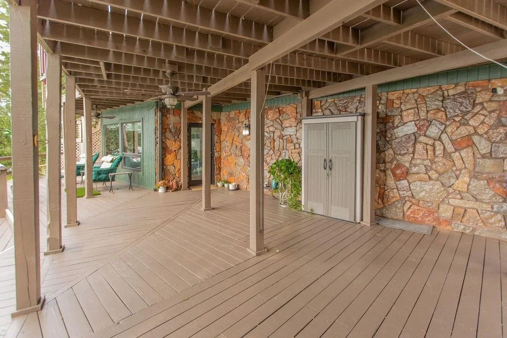 Photo of 334 Hideaway Lane Central