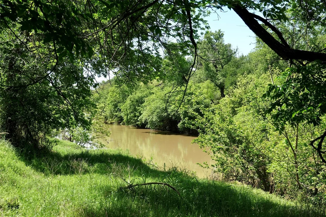 Photo of 588 County Road 430