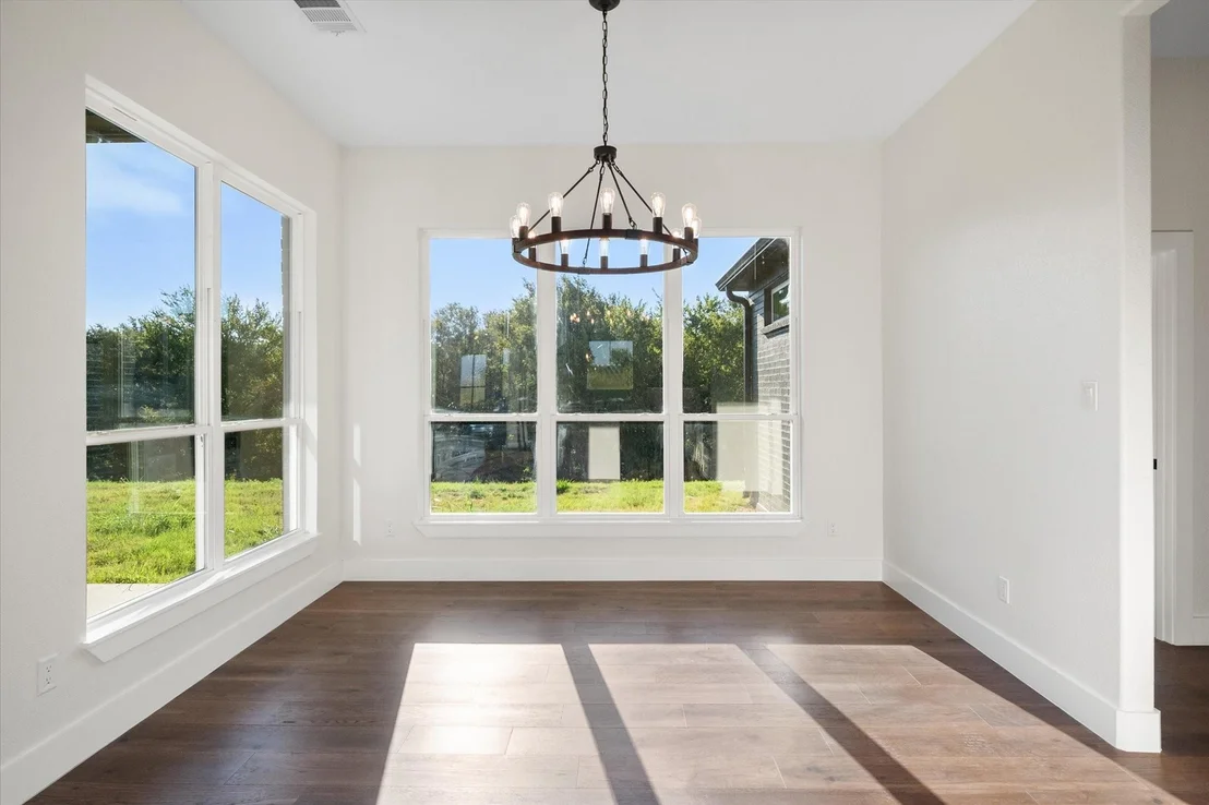 Photo of 554 Shoreside Drive