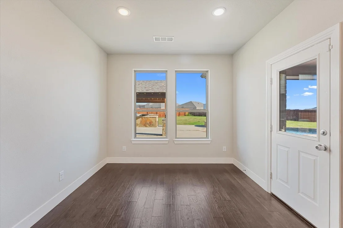 Photo of 2044 Longbridge Road