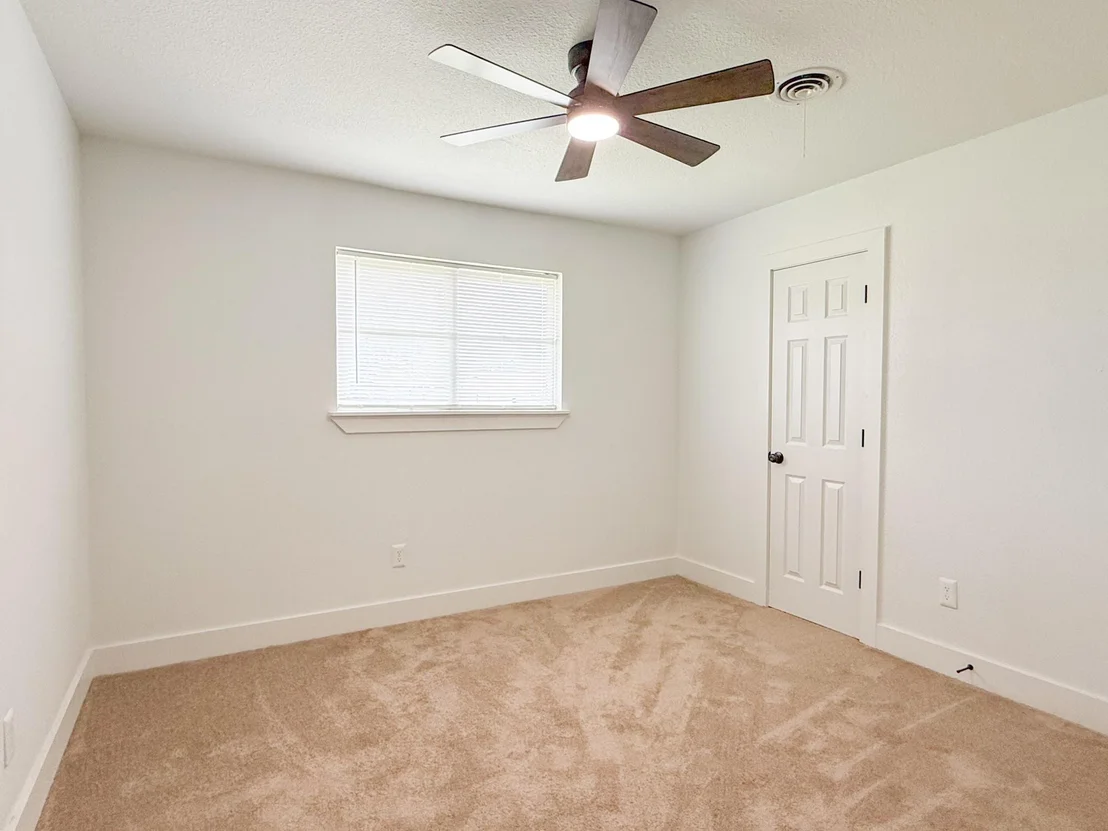 Photo of 228 Hallbrook Drive