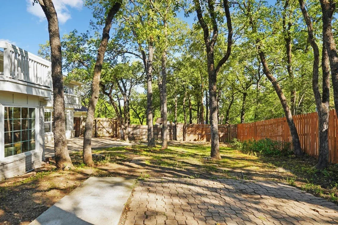 Photo of 2872 Hurstview Drive