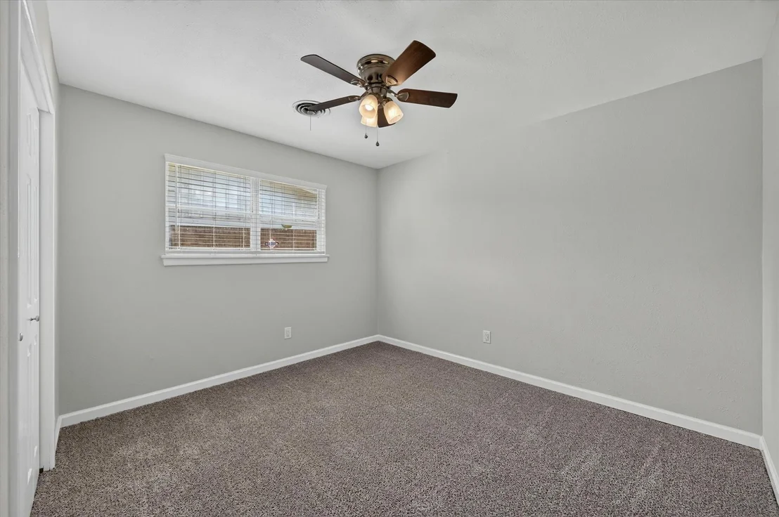 Photo of 154 Hallmark Drive W