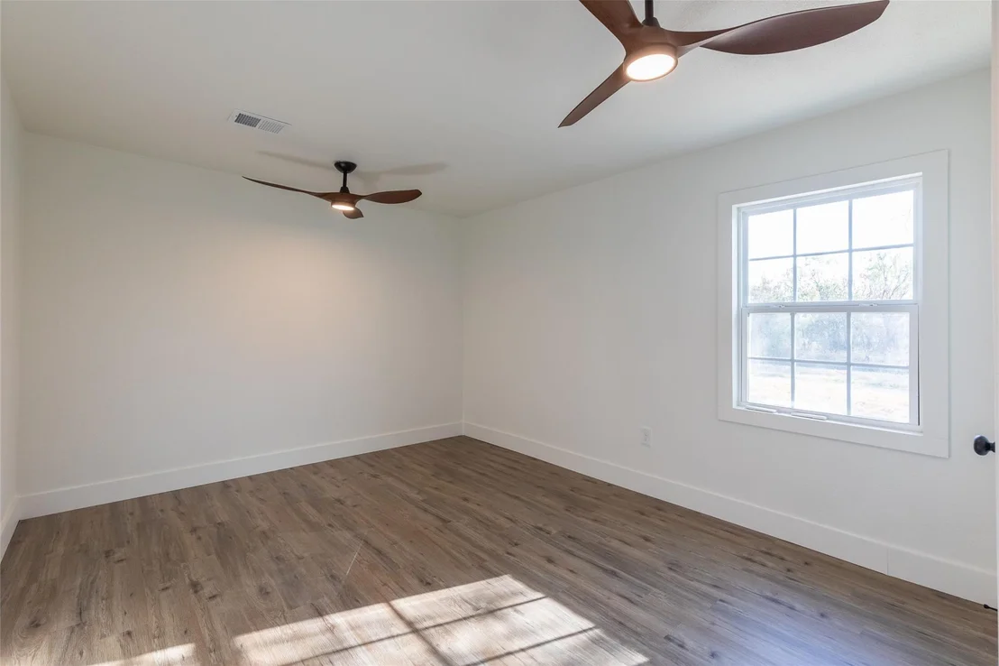 Photo of 909 Lane Avenue