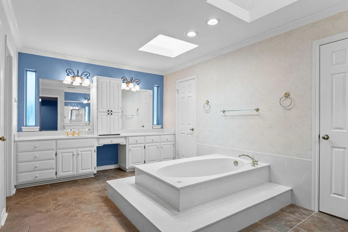 Photo of 1807 Royal Oak Drive