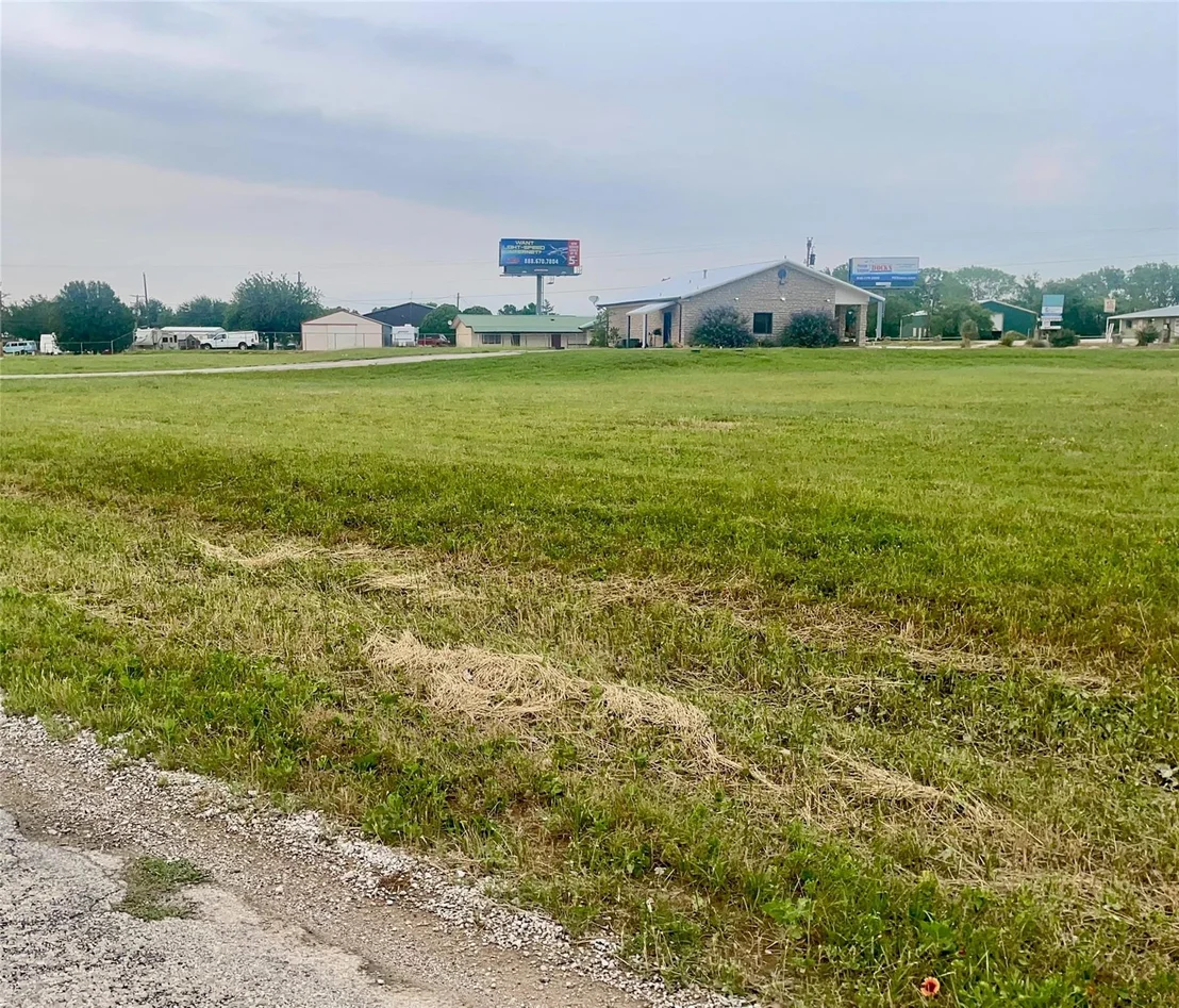 Photo of 303 N Fm 2353