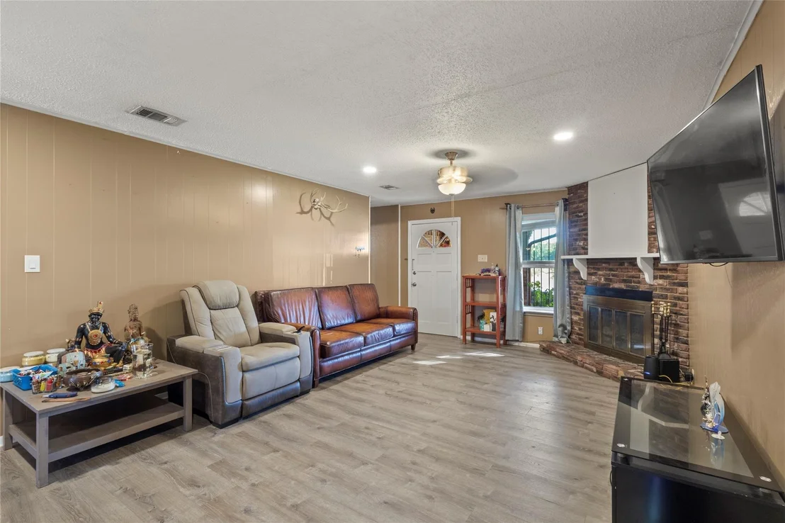 Photo of 1646 Savage Drive
