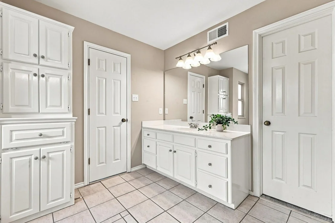 Photo of 1222 Dentonshire Drive