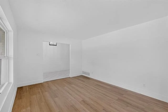 Photo of 550 Glen Oaks Boulevard
