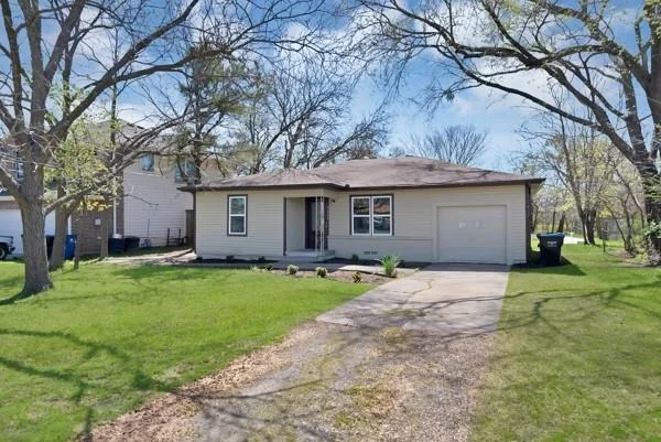 Photo of 3005 Maple Avenue