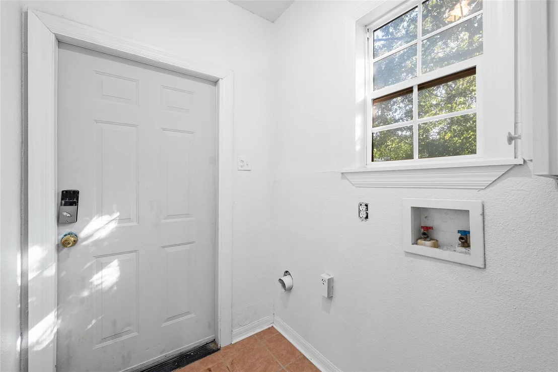 Photo of 2021 Gurley Avenue