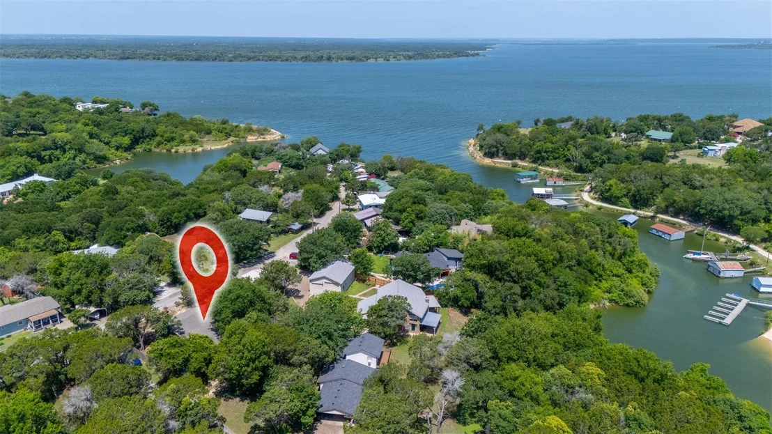 Photo of 190 Crowfoot Lane