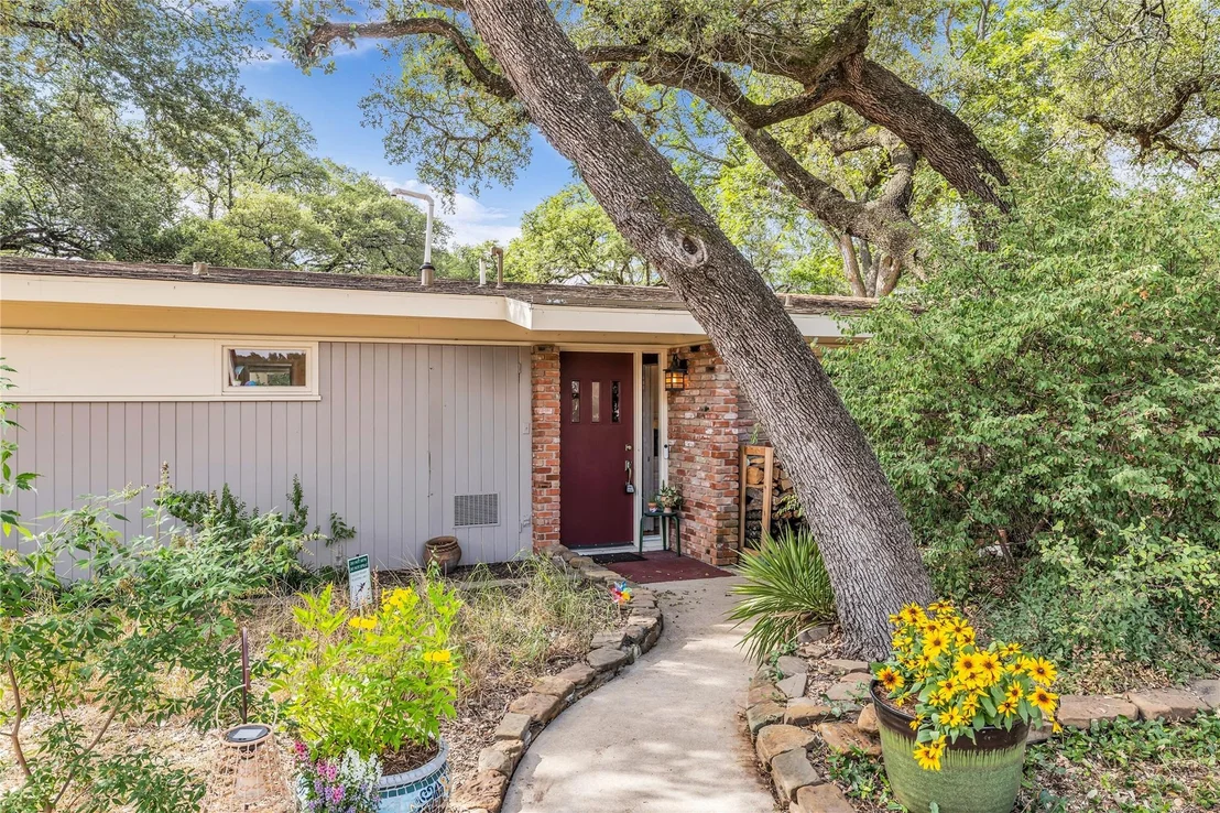 Photo of 2112 Gregory Lane