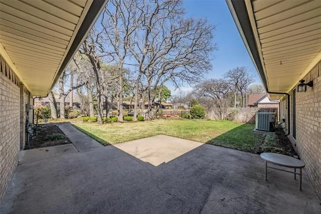 Photo of 2415 Lakeview Circle