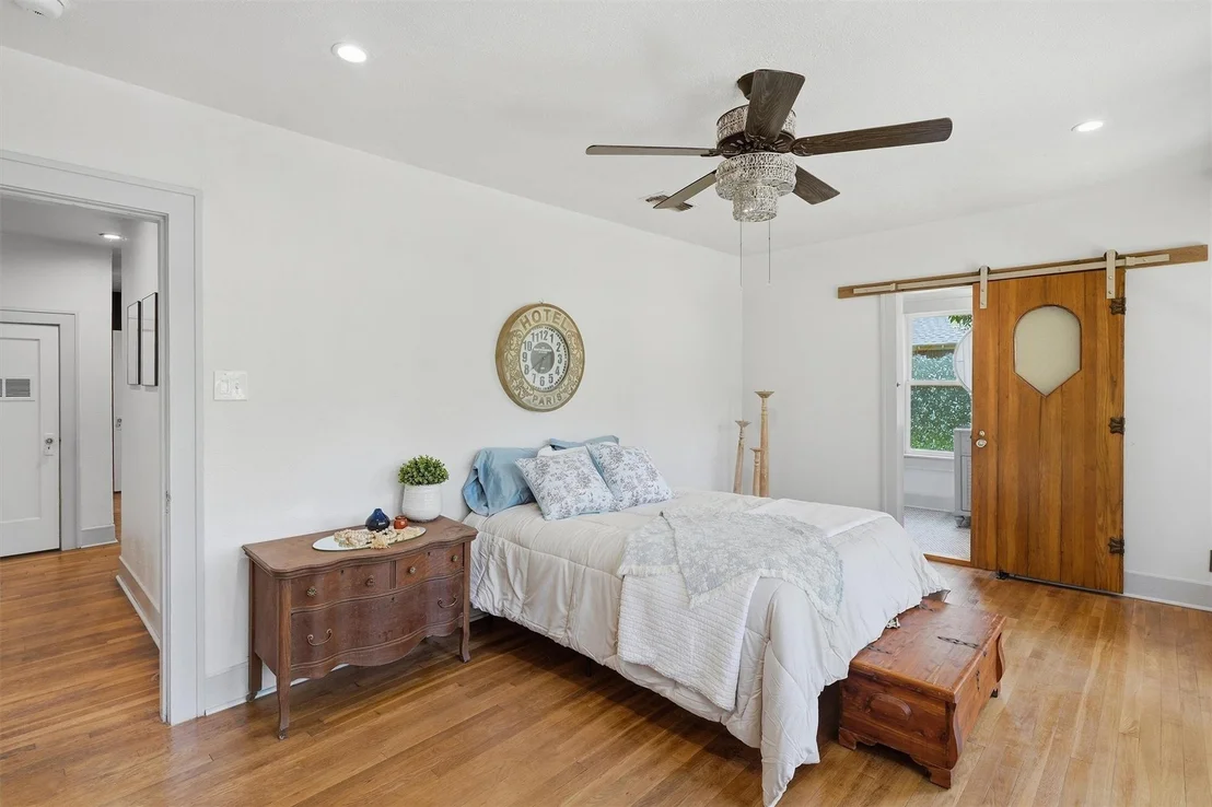 Photo of 704 Forrest Avenue